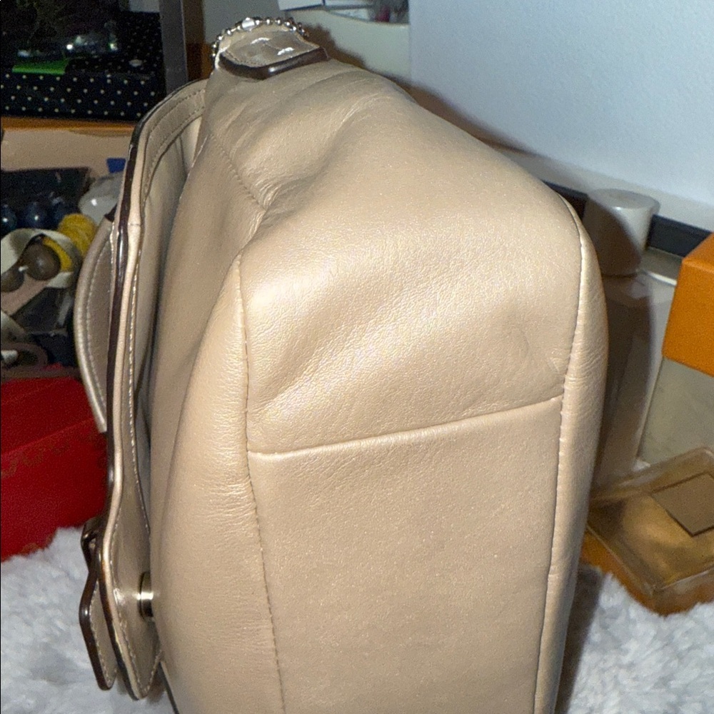 Coach Taylor Gold Leather Hand Bag - Picture 5 of 11